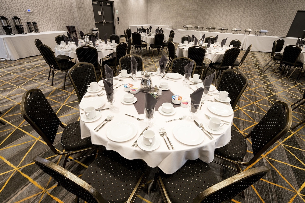 holiday inn kalamazoo west an ihg hotel