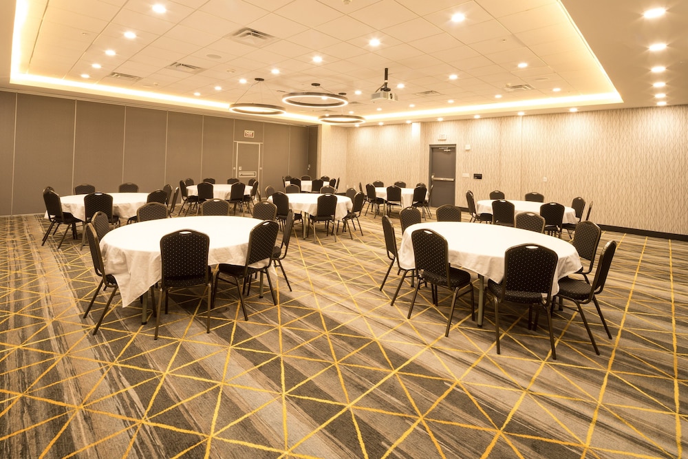 holiday inn kalamazoo west an ihg hotel