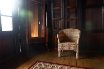 rock and wreck dive resort