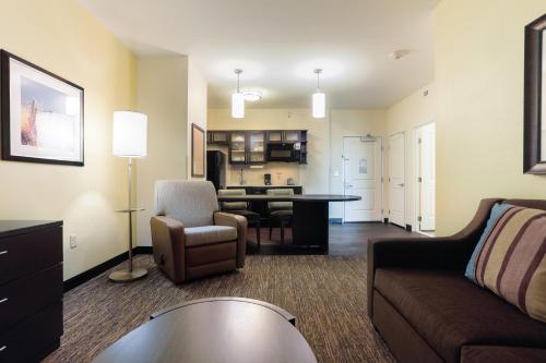 candlewood suites lenexa overland park area an ihg hotel