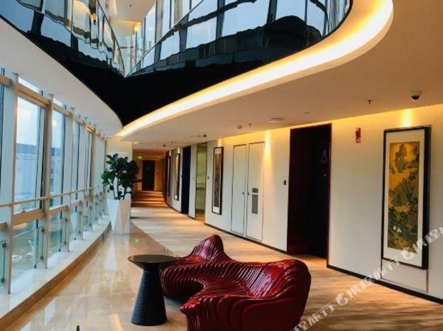 hisilk artwork center fliport coso hotel