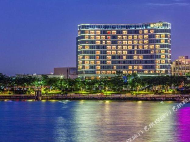 hisilk artwork center fliport coso hotel