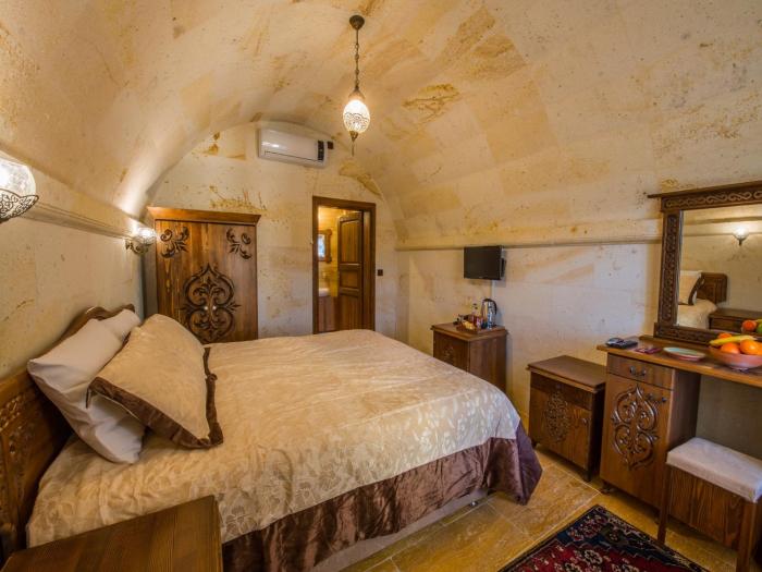 lucky cave cappadocia