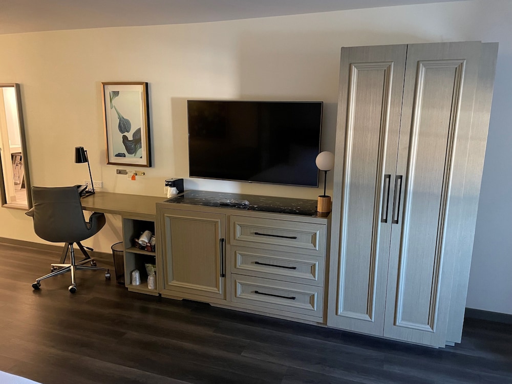 hyatt place santa barbara