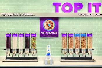 tru by hilton milwaukee brookfield