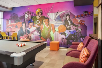 tru by hilton milwaukee brookfield