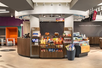 tru by hilton milwaukee brookfield