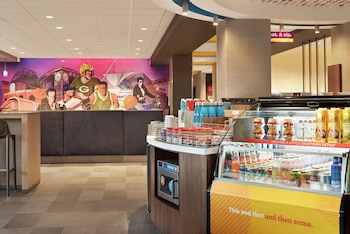 tru by hilton milwaukee brookfield