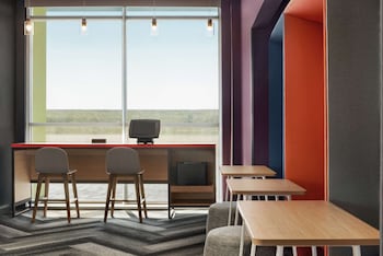 tru by hilton milwaukee brookfield