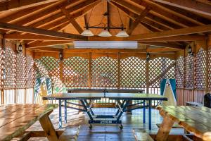Motel Long Lake And Cottages,,2 star