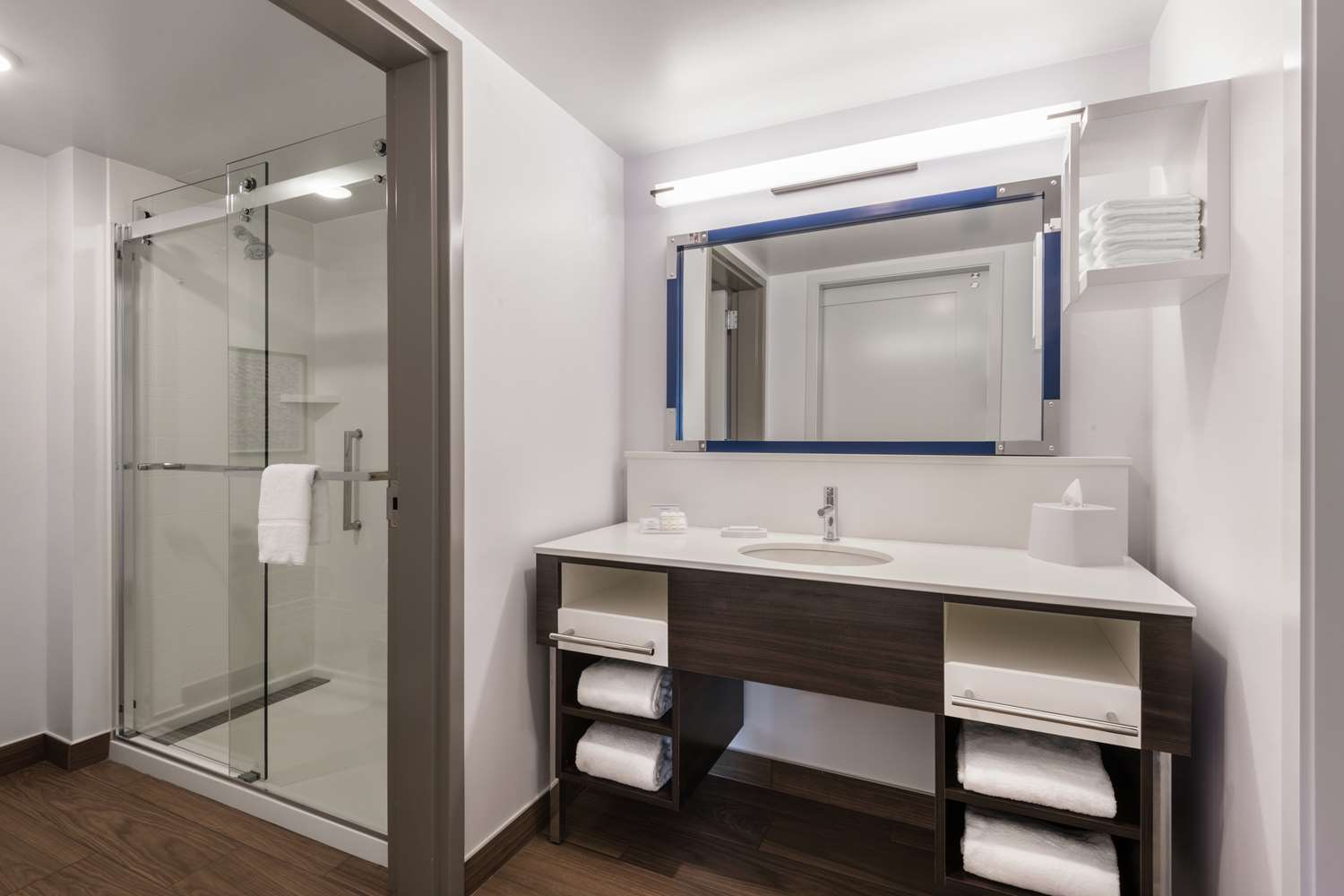 hampton inn and suites fort wayne downtown