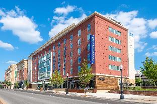 hampton inn and suites fort wayne downtown