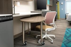 home2 suites by hilton phoenix airport south