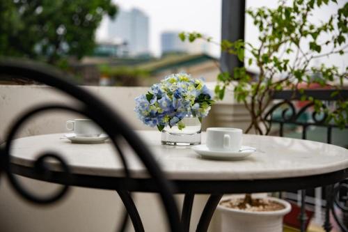 hanoi lakeside premium hotel