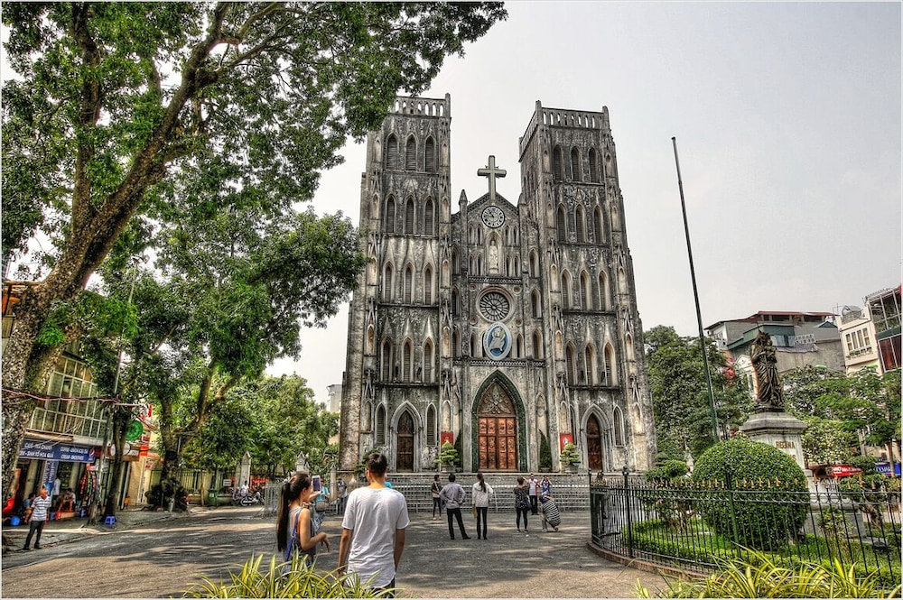 hanoi lakeside premium hotel