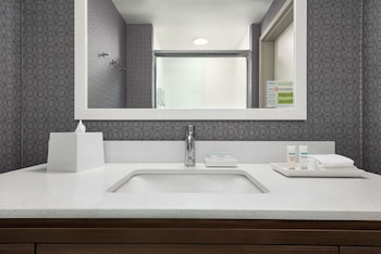 home2 suites by hilton madison central alliant energy center