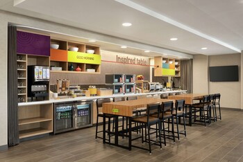 home2 suites by hilton madison central alliant energy center