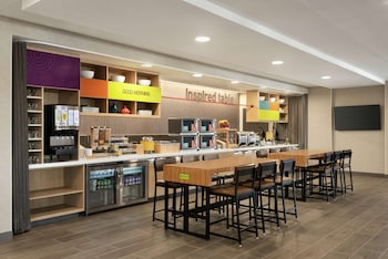 home2 suites by hilton madison central alliant energy center