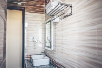 green hotel vinh loc
