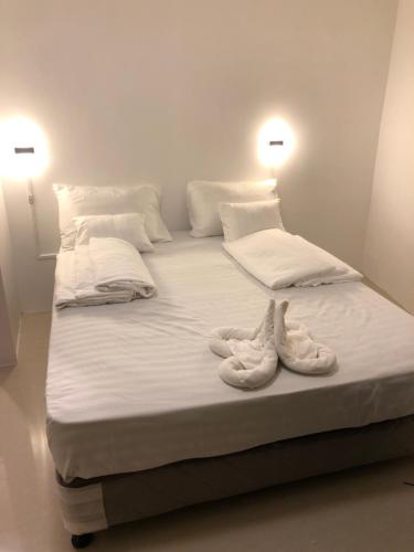 cuestas beach resort and restaurant