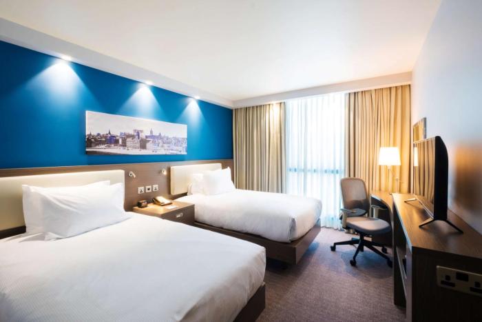 hampton by hilton hamilton park