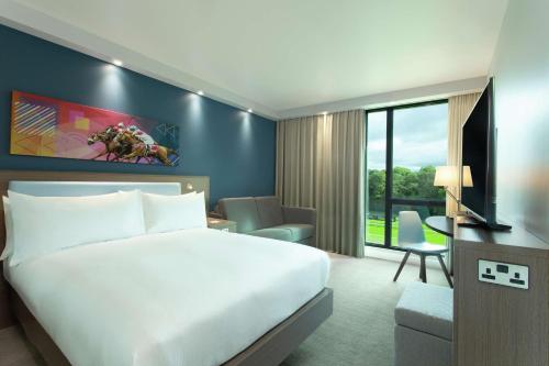 hampton by hilton hamilton park