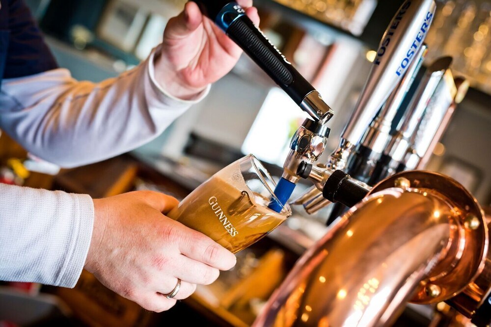 bowling green chorlton