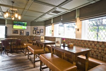 bowling green chorlton