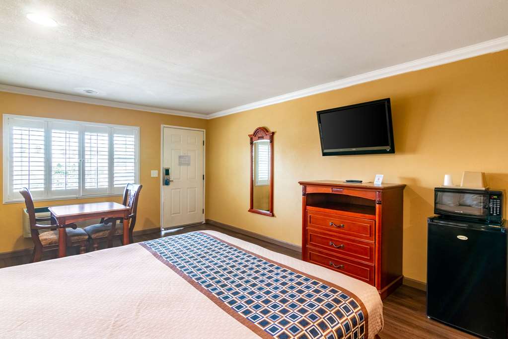 rodeway inn artesia cerritos