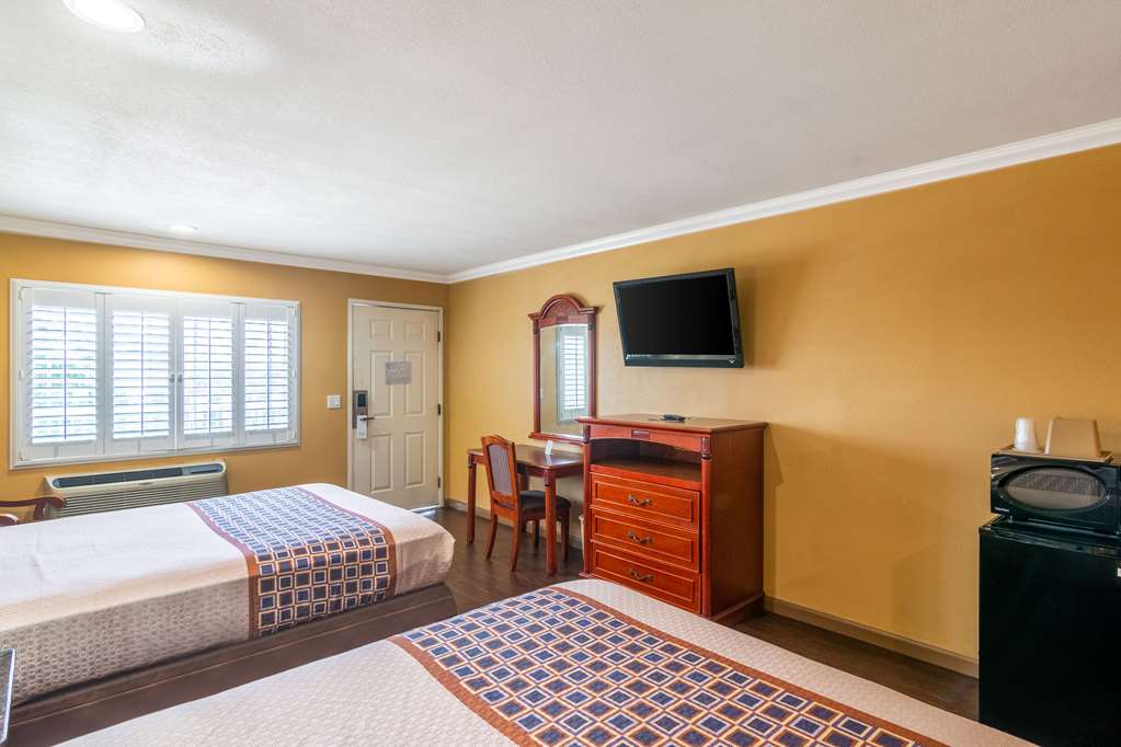 rodeway inn artesia cerritos
