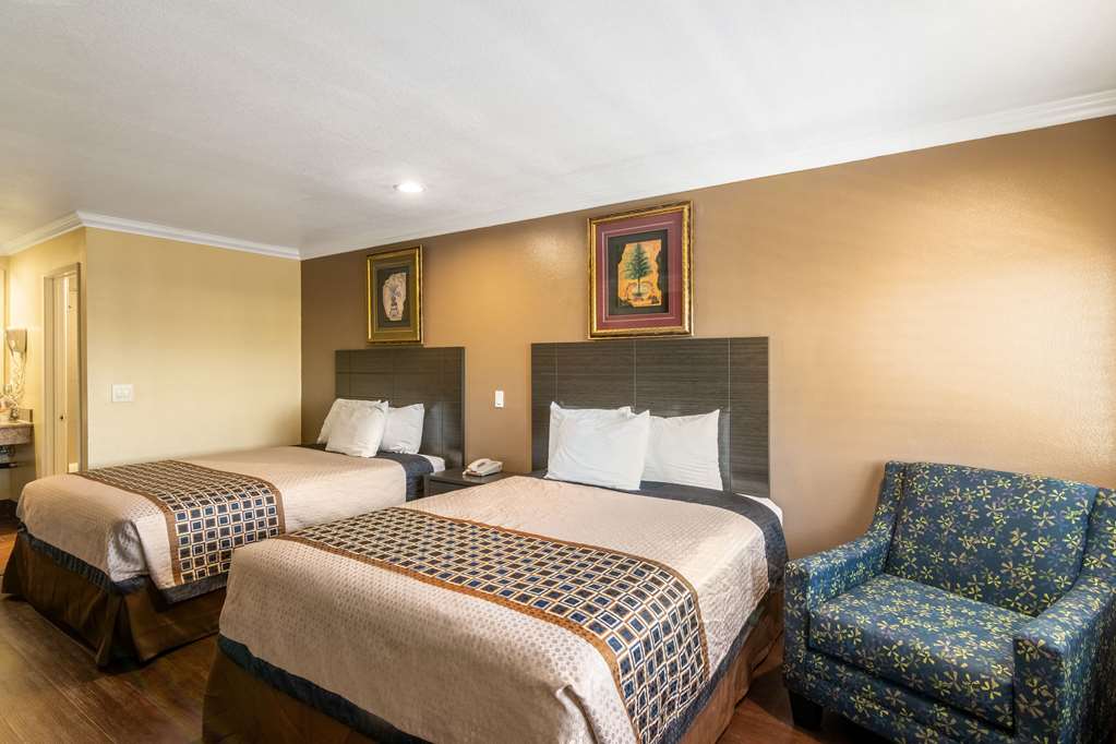 rodeway inn artesia cerritos