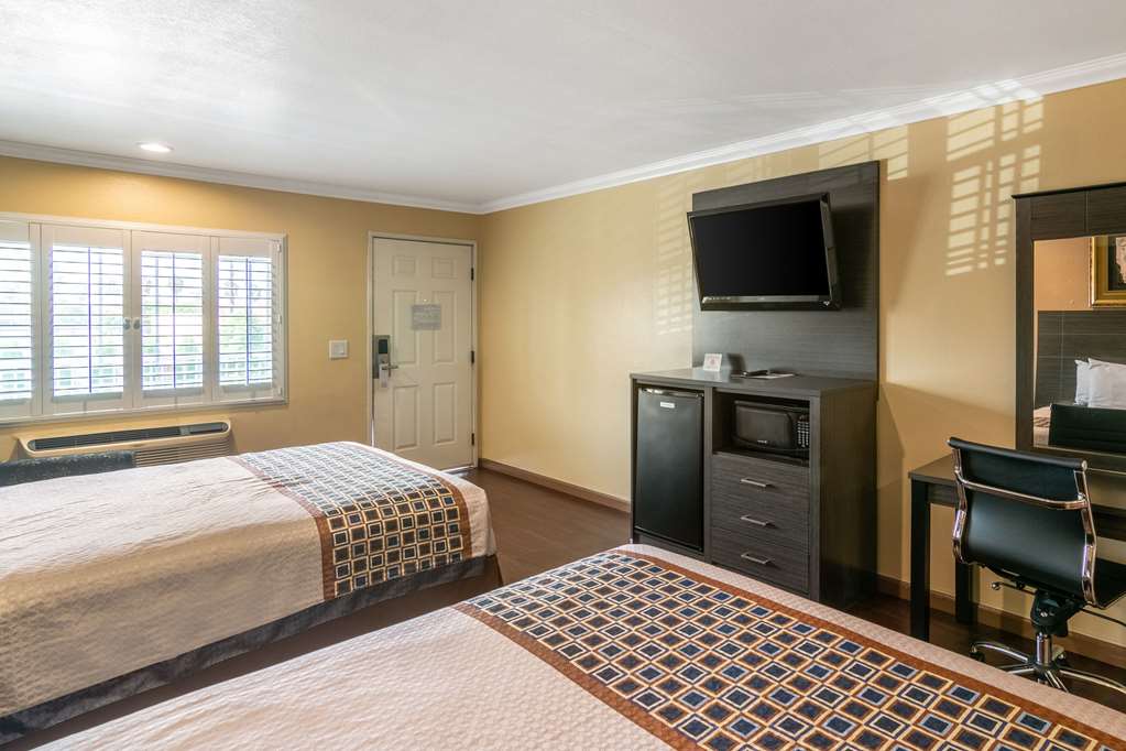 rodeway inn artesia cerritos