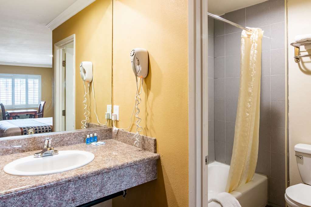 rodeway inn artesia cerritos