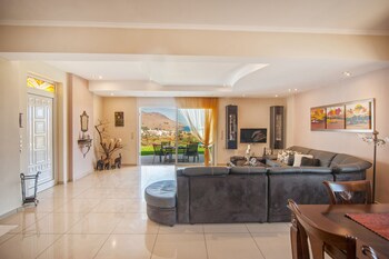 villa balos amfimala