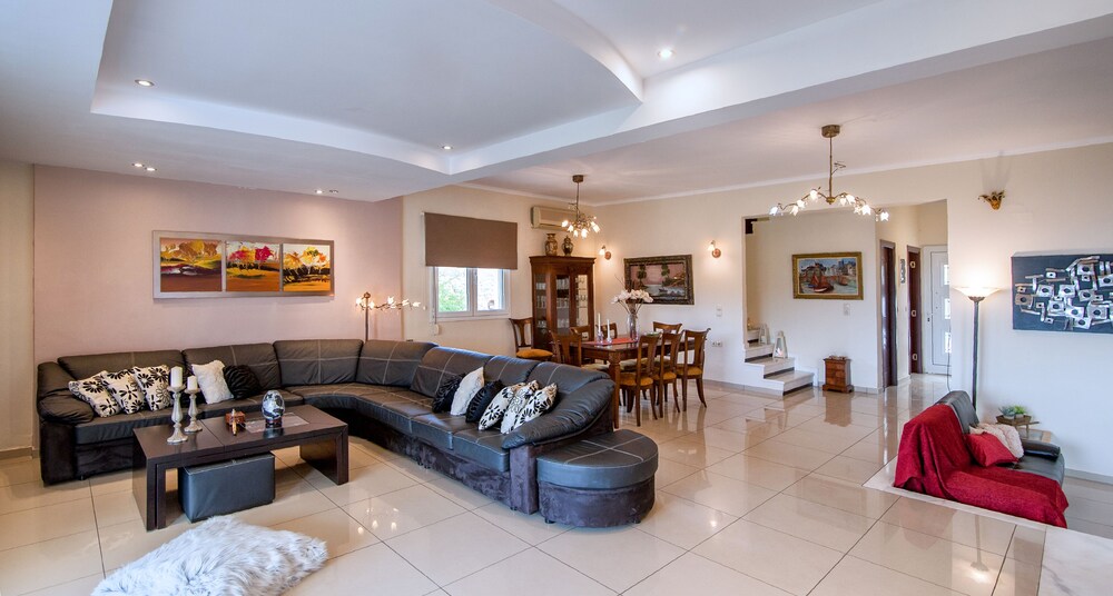 villa balos amfimala