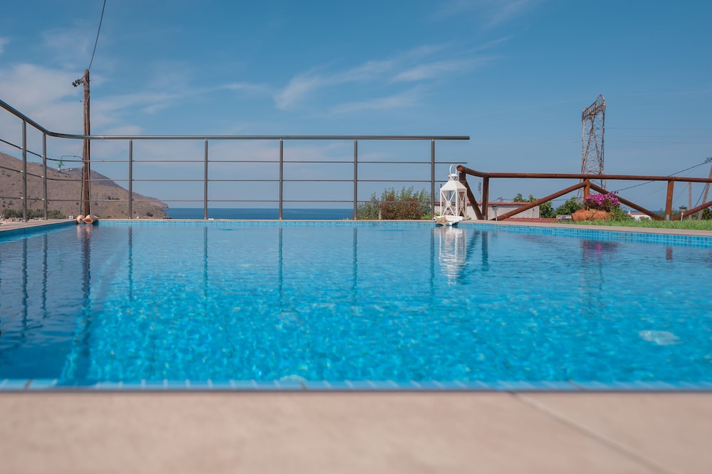 villa balos amfimala