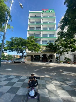 moon hotel