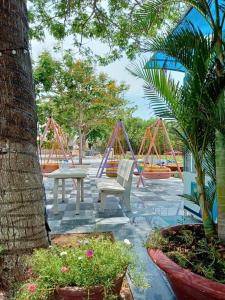 moon hotel
