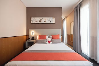 yehs hotel sydney qvb