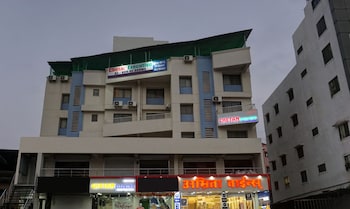 itsy hotels chetan executive hadapsar phursungi