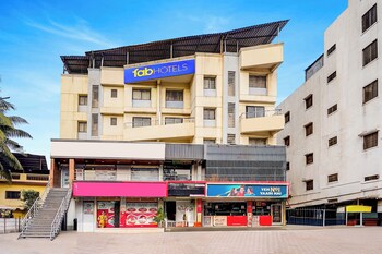 itsy hotels chetan executive hadapsar phursungi