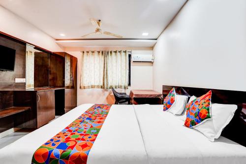 itsy hotels chetan executive hadapsar phursungi