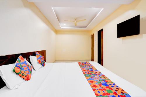 itsy hotels chetan executive hadapsar phursungi