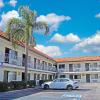 hawthorne plaza inn