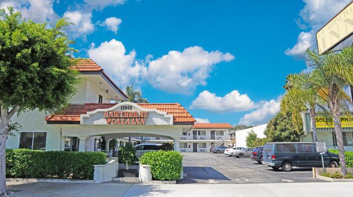 hawthorne plaza inn
