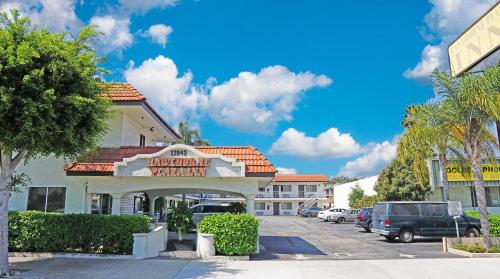 Hawthorne Plaza Inn,Hawthorne>>El Camino Village,2 star