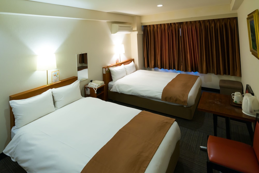 tokyo plaza hotel
