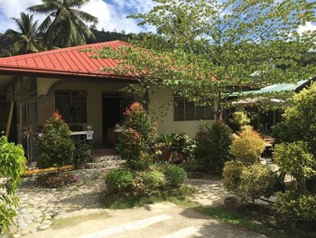 pisces garden tourist inn