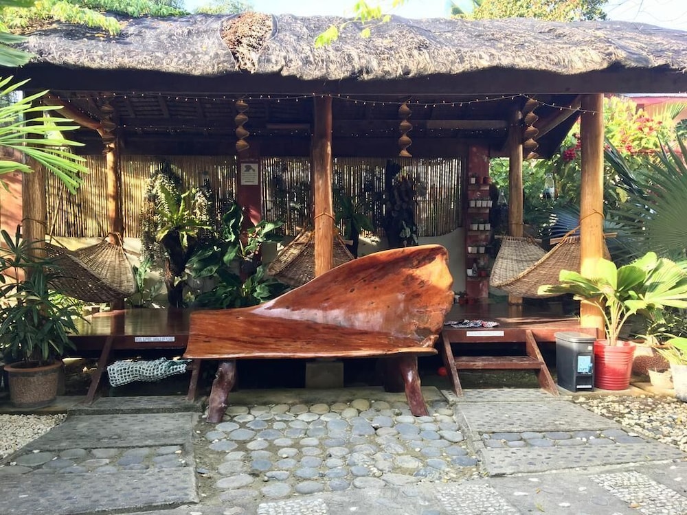 pisces garden tourist inn