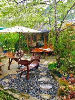 pisces garden tourist inn